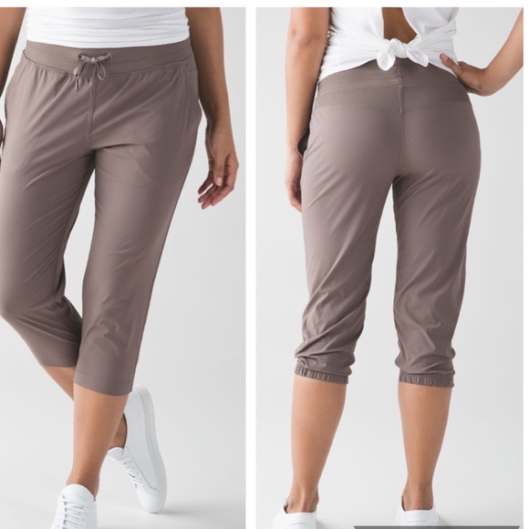 lululemon athletica Pants - Lululemon Studio Crop Elastic Waist Yoga Pant(F99)